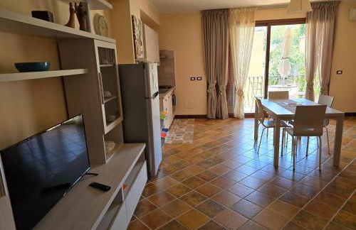 Casa La Ferula apt2 vicino al mare e Taormina con balcone - Foto 8