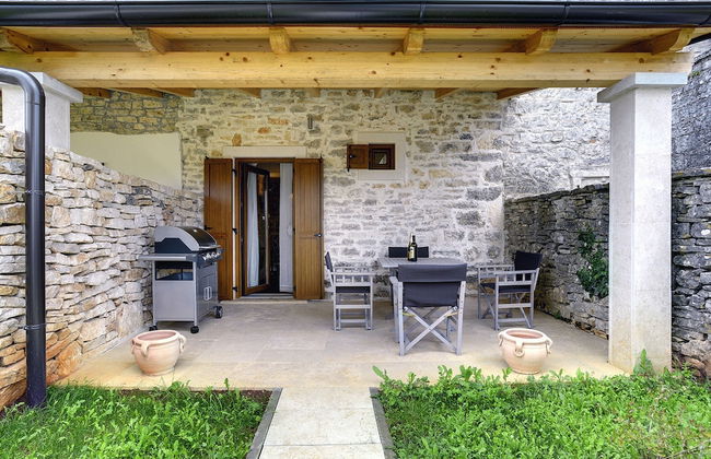 Holiday Home in Rojnici With Private Pool - Photo 26