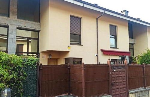 Agradable adosado en soto de llanera - Foto 29