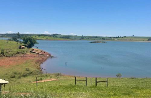 Casa de campo de alto padrão à beira da represa - Foto 23