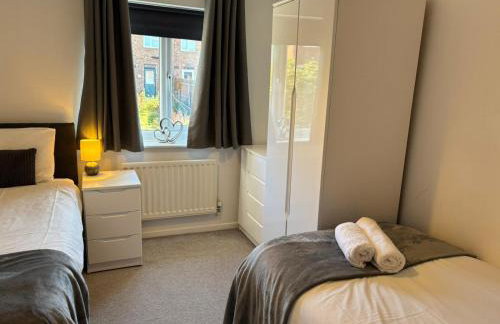 Hereford - Kestrel House - 4 Bedroom House Close to City With Parking - Sleeps 7 - Suitable for Family Gatherings or Contractors With Vehicles - Hosted by RENTMYHOUSE - Foto 48