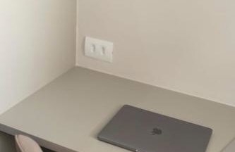 107-Studio compacto, moderno, climatizado perto da UEL - Foto 12