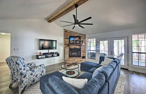 Luxe Lakehouse with Sunset Views on Lake Palestine! - Foto 7