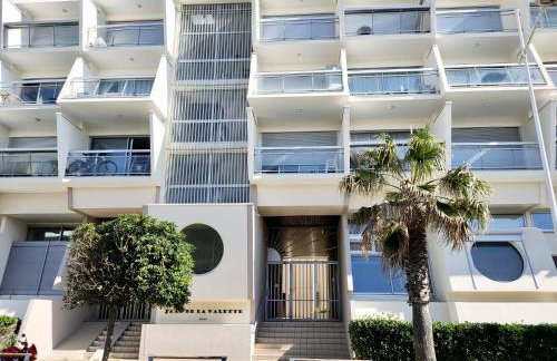 Duplex entièrement rénové avec clim, vue mer et Accès plage ! - Photo 18
