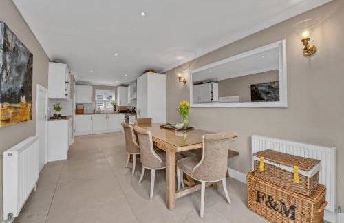 Stylish 3 bedroom townhouse for 5 guests, set in the medieval grid with off street parking - Foto 3