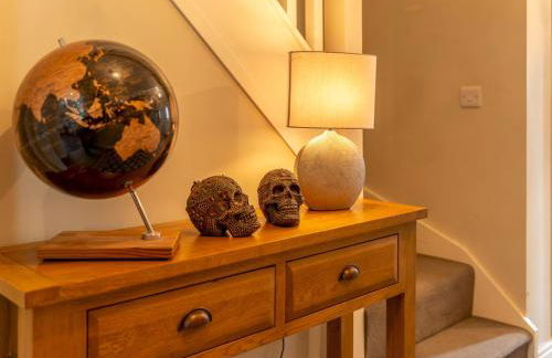 Charming Modern Retreat with Private Garden - Pass the Keys - Foto 33