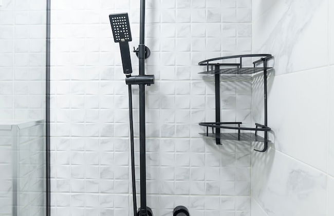 Chic & Modern 4BR Home in Old Tbilisi - Photo 25