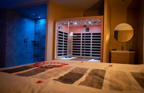 LE LOFT A BULLES (85m2 Jacuzzi Hammam Billiard Bar Douche Sauna) - Foto 16