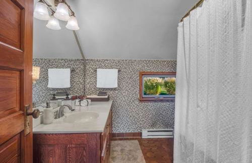 The Eagles Nest, Couples Escape - Hot Tub & Views! - Foto 54