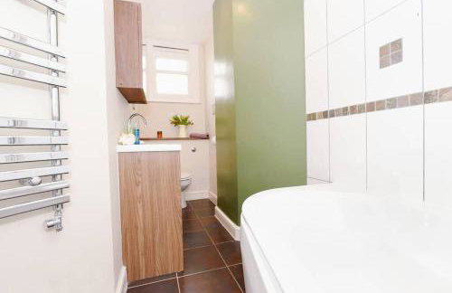 Mews Cottage in Private Seafront Estate - Photo 5