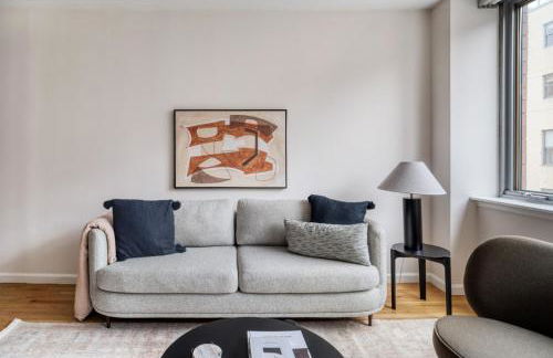 Chelsea 1br w doorman gym nr High Line NYC-1008 - Photo 2