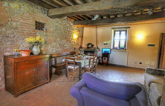 Apartment in Todi With Pool & History - Photo 11