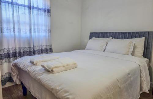 Spacious 3BR Niagara Falls Home with King Bed & Parking 18 Blocks from the Falls - Foto 13