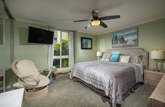 Oceanside Beach Condos - Photo 2