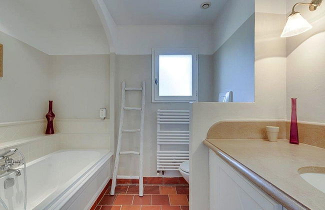 Terraced House in Domaine de Saint-endreol With Golf, SPA and Communal Pool - Photo 47