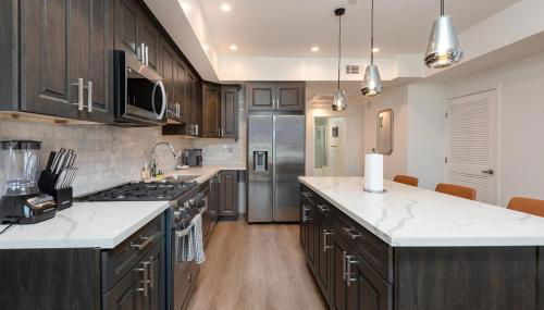 Modern and Chic 2BR Gem with Luxe Finishes, Parking - Foto 3