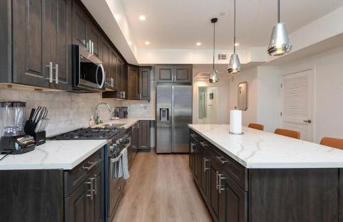 Modern and Chic 2BR Gem with Luxe Finishes, Parking - Foto 3