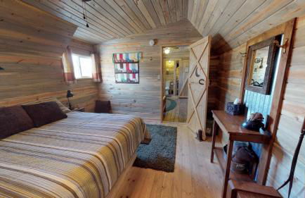 Canyonlands Barn Cabin with Loft, Full Kitchen, Dining Area for Large Groups - Photo 1