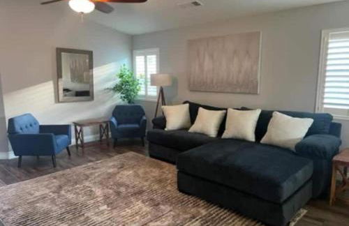 Cadbury 4BR Outdoor Kitchen Sleeps 8 Peaceful - Photo 2