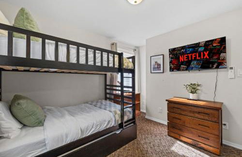 Pocono Lake Escape, includes Golf Cart, Firepit - Foto 37