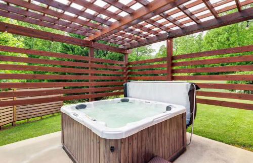 Mtn Views and Hot Tub 6-Acre Blue Ridge Retreat! - Foto 32