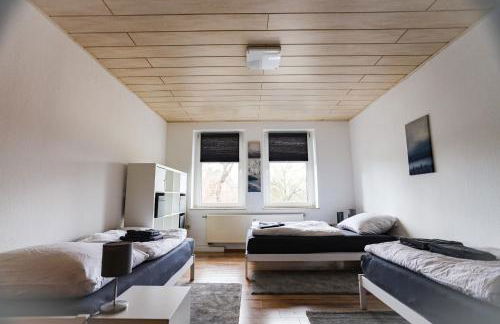 Preiswerte Apartments für Monteure, WLAN, Smart-TV & kostenfreie Parkplätze - Foto 7