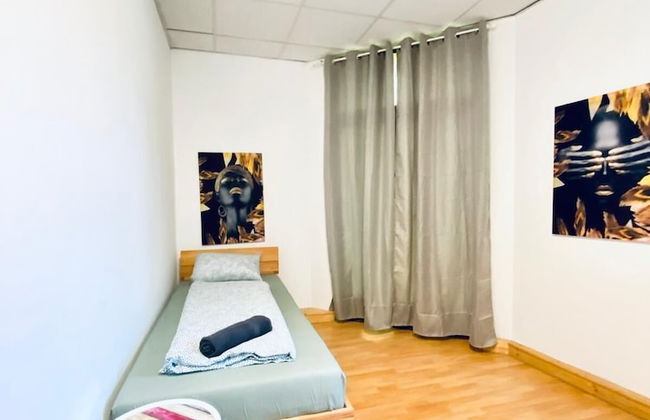 Stylish Shared 3-Bedroom Stay Near City - Foto 23