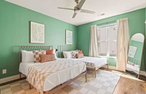 Walk to Vanderbilt and Belmont with Garage and Rooftop Deck - Foto 12