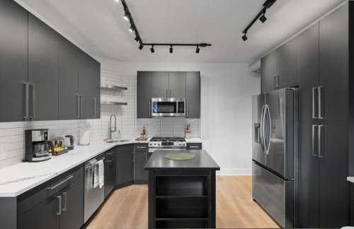 PFR Suites - Highland, 3BR 2BA Shadyside Condo, 2 King Beds, 3rd Floor Walkup - Foto 45