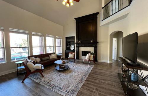 Lovejoy Serenity - Amazing pool, Games, Movie Room - Photo 35