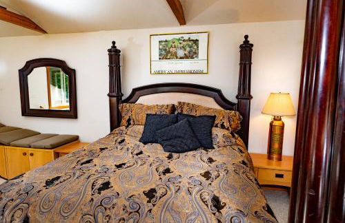 Private Two-Cabin Retreat Near Silverwood Theme Park - Sleeps 15 - Photo 42