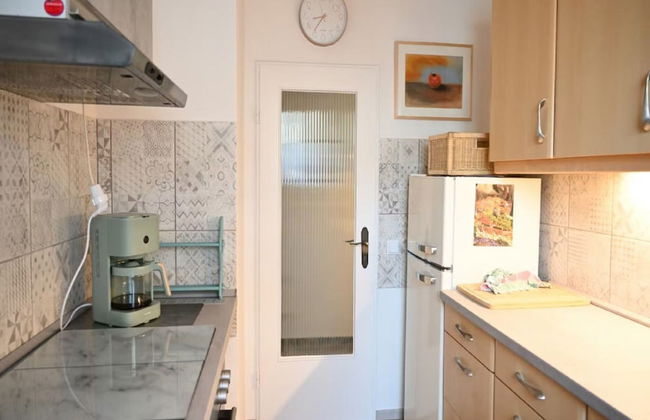 Vintage Style Apartment With Balcony/terrace - Photo 8