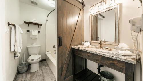 Modern Studio Deluxe #231 at Donner Lake Village - Foto 5, Shower