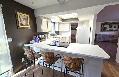 Views of Pikes Peak - Sleeps up to 10 - Foto 18