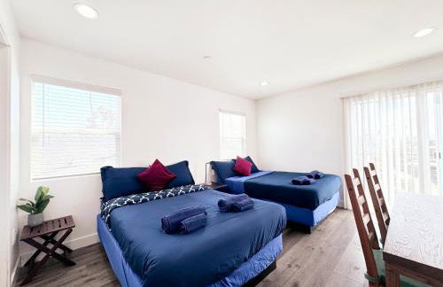 Cozy 3 BR Townhouse with Balcony - Photo 38