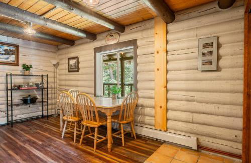 Dog Friendly Mountain Cabin with Hot Tub - Foto 13