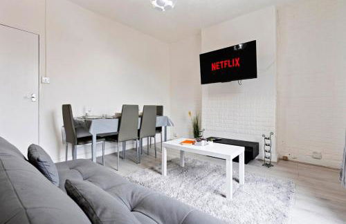 Cozy 1-Bedroom Apartment Steps from Bullring & Victoria Square - Foto 12
