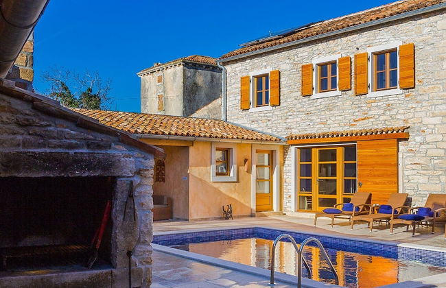 Beautiful Villa Consisting of two Houses With Private Pool, Near Pula and Beach - Foto 26