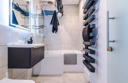 Incredible 3Bed Townhouse, Rooftop Patio, Sleeps 6 - Foto 12