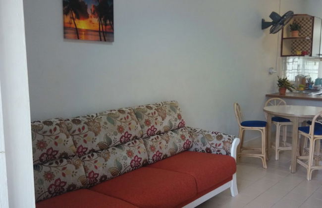 Pinang Beach Apartment at Bayu Emas - Photo 8