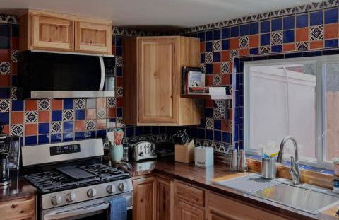 3 bd, Full kitchen, fenced yard, near Field of Dreams - Foto 8