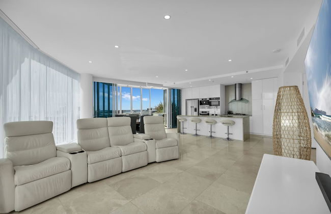 Reflection Tower Two - Foto 51