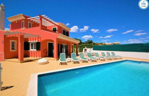 Villa Mikael - Free Wi-Fi - Aircon - Private Pool by bedzy - Foto 1