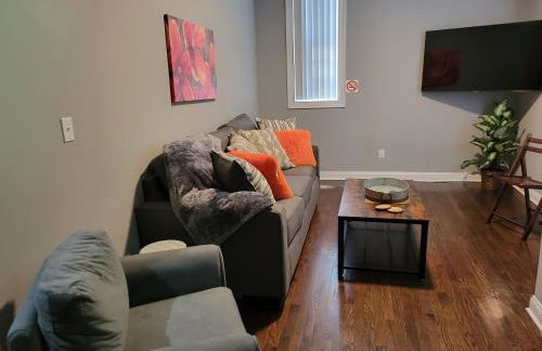 Spacious Industrial split level with a Balcony - Photo 3