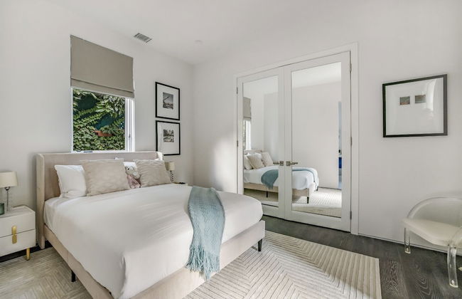 Laurel Canyon - Photo 3