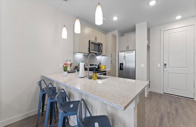 Chic King Bed 1BR Suite 5 Min to DT - Foto 8