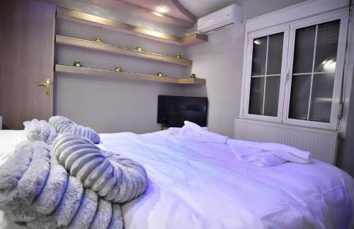 Eleni De Lux - Photo 54