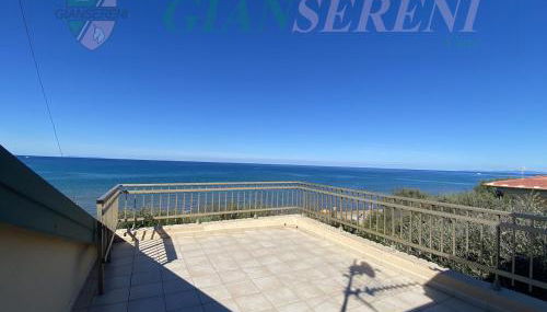 Villa Papini Seafront With 3 Apartments and Garden-rif Papi - Foto 3