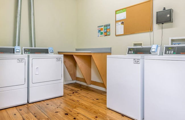 100 Year-old Historic Brick 2BR Loft Large Patio2 - Foto 53