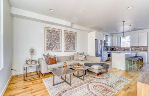 Stay Portland - Custom North Tabor Farmhouse - Gym & Kitchen - Photo 6